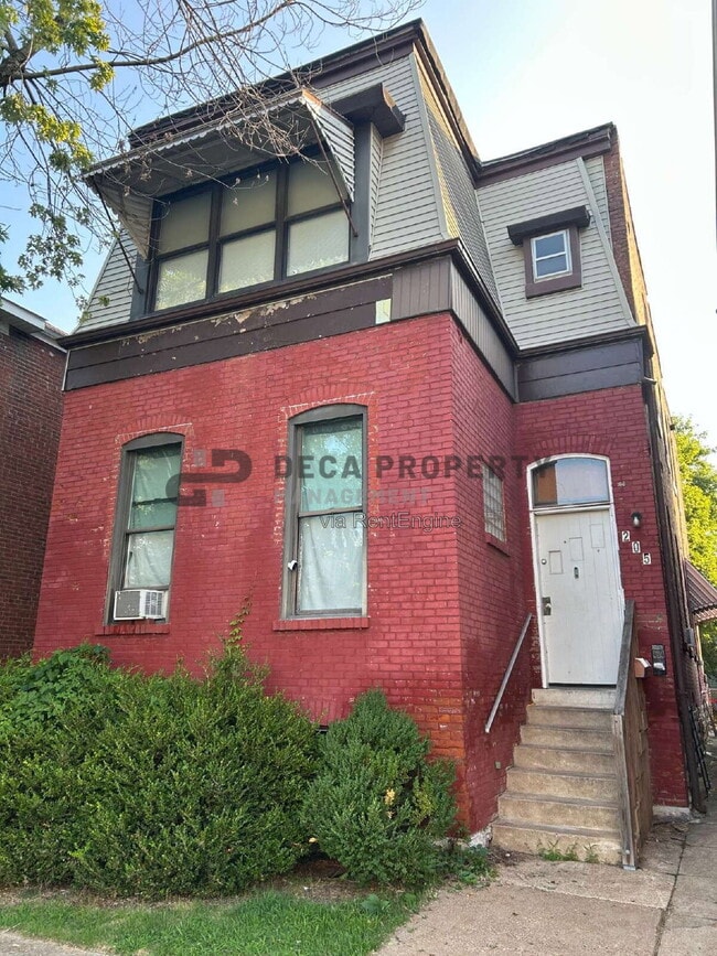 Building Photo - 205 Schirmer St