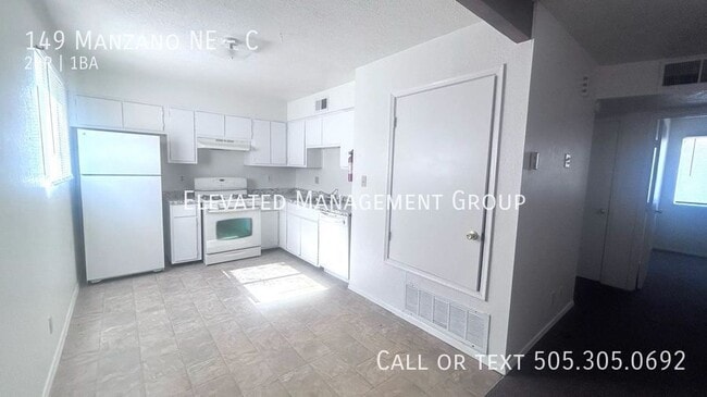 Building Photo - 149 Manzano St NE Unit C