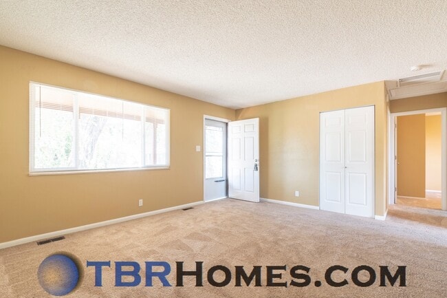 Photo - 14435 Olmsted Dr