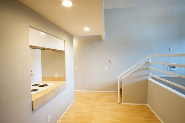 Photo - Spacious Lake Oswego 2Bdr w/Fireplace, Dishwasher, W/D, & Balcony! Unit 4685-D