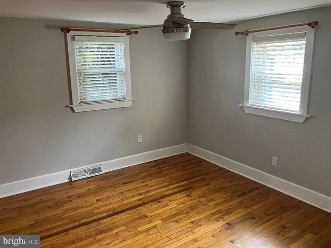 Photo - 118 W Lehman Ave