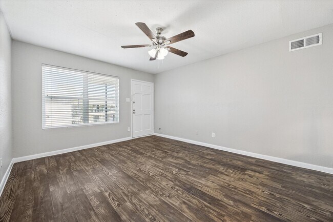 Photo - 3800 Sherwood Ln