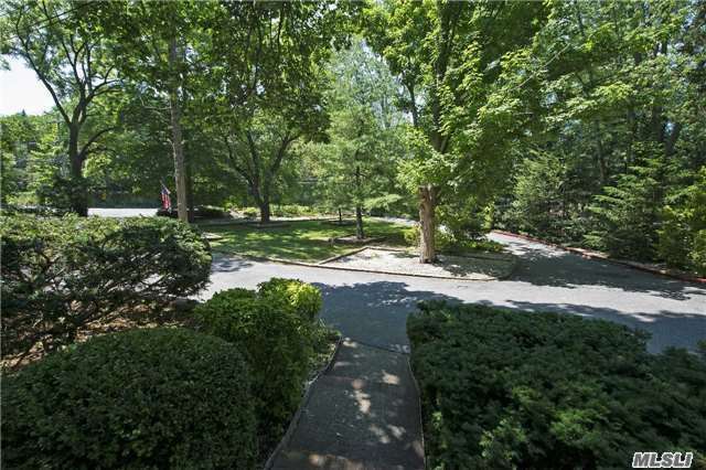 Photo - 1 Sunken Meadow Rd