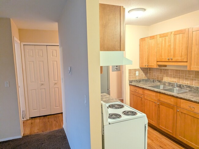 Photo - 1755 No 9 Highway308 Unit 308