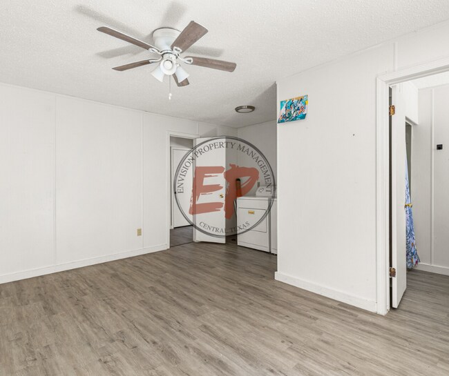 Photo - 102 County Rd 1605