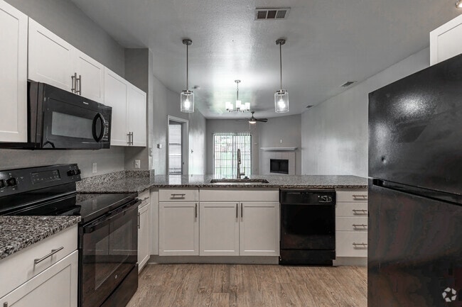 3BR, 2BA - 1,468SF - Kitchen - Shiloh Park