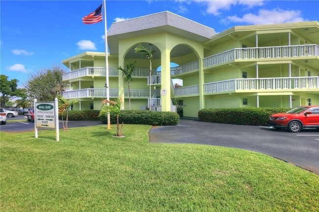 Building Photo - 1100 Ponce De Leon Cir Unit APT W305
