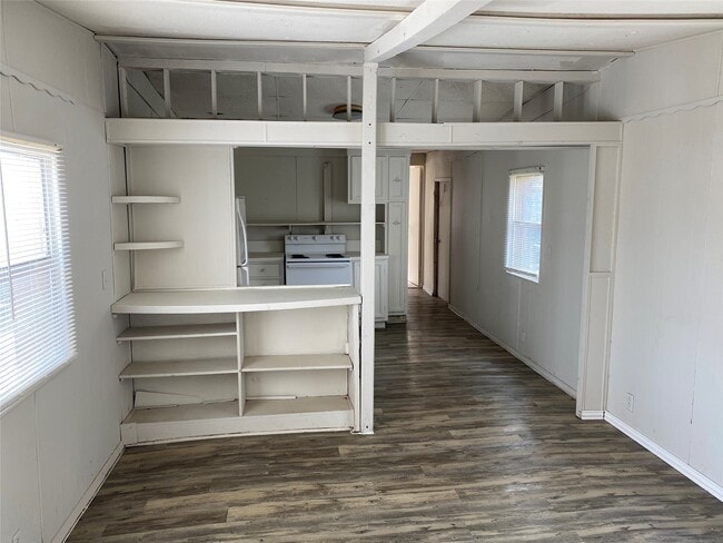 Photo - 310 Harris Rd