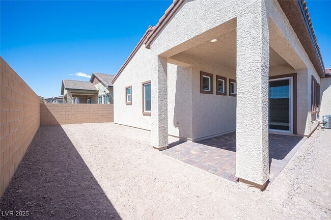 Photo - 117 Royal Cascade Ave