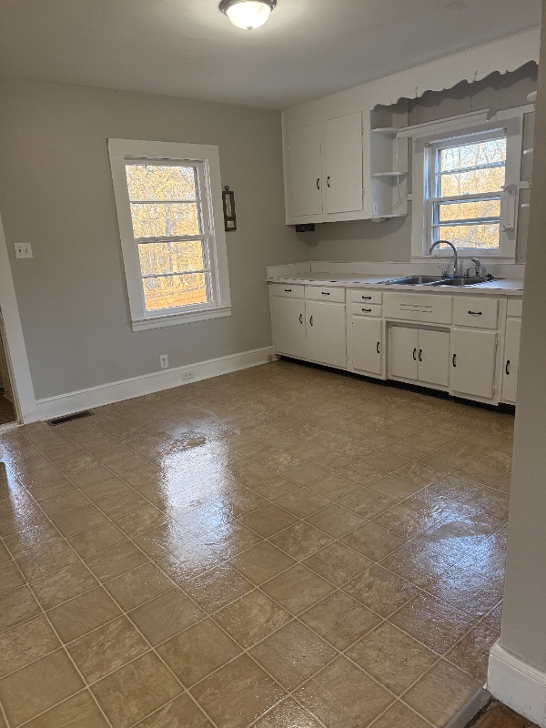 Photo - 435 E Meadow Rd