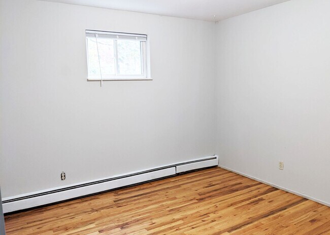 Photo - 3233 Whitfield Ave Unit 3233-04