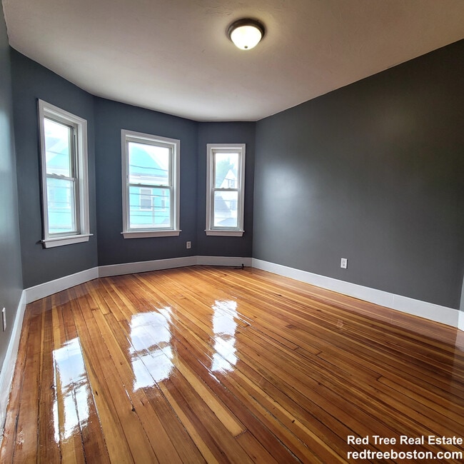 Building Photo - 202 Norwell St Unit 3