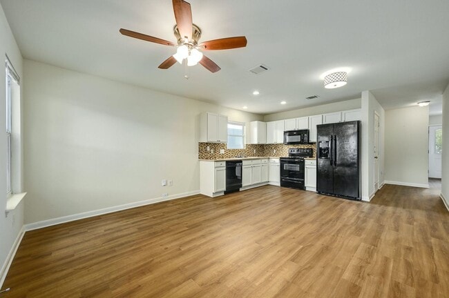 Photo - 1531 Parkfiled Cir 78664 | 3 Bed 2.5 Bath $1800