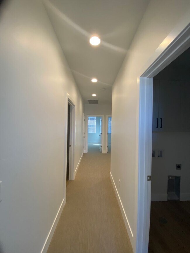 Photo - Beautiful 3 Bedroom 2.5 Bathroom TownHome!