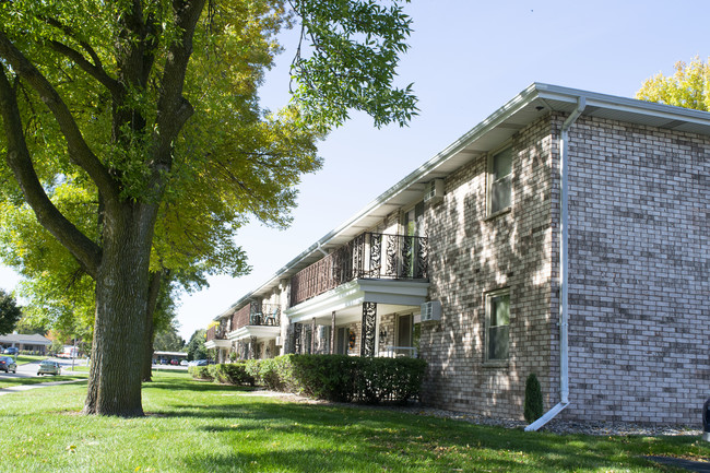 Oakview - Oakview Apartments