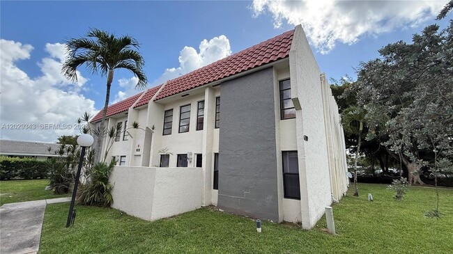 Building Photo - 3199 Coral Hills Dr Unit 3