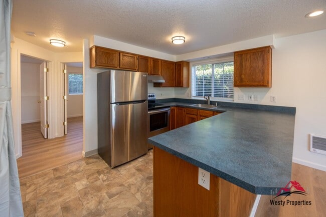 Building Photo - 1227 SE Boise St Rental