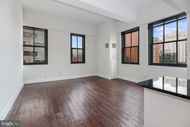Building Photo - 3131 Walnut St Unit 0B-331 Rental