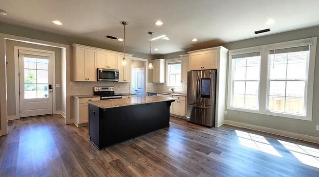 648 Village Dr