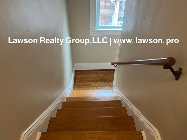 Photo - 1733 Maiden Ln SW Unit 1733 Upper