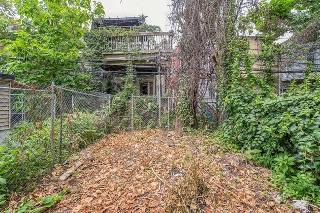 Photo - 406 N 52nd St