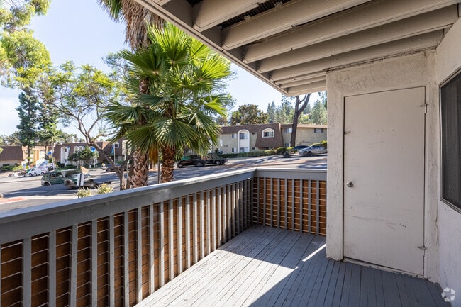 2HAB,1BA-850 ft²