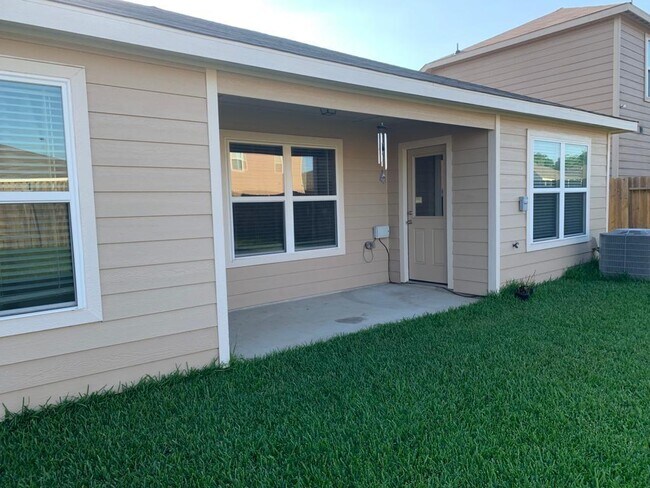 Photo - 1012 Walnut Ln