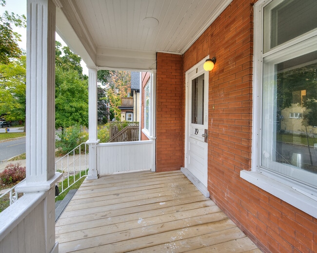 Photo - **Modern 2 Bedroom Apartment for Rent in K... Unit 3