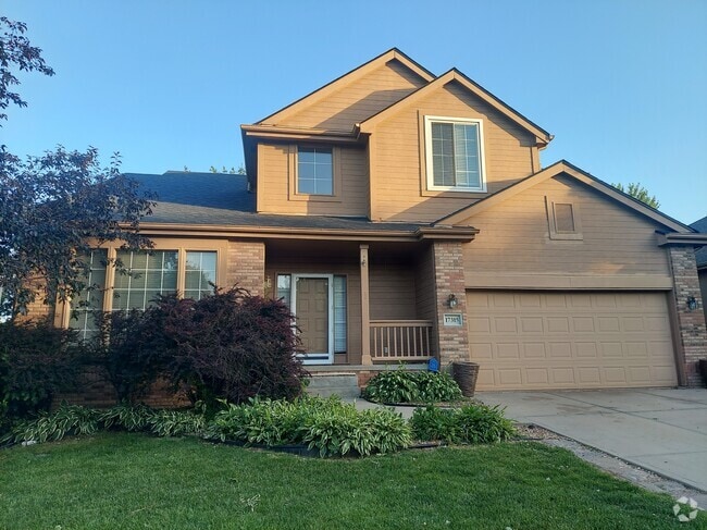 Building Photo - 17315 Pine Cir Rental