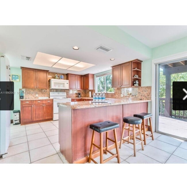 Photo - 202 W Canal Dr