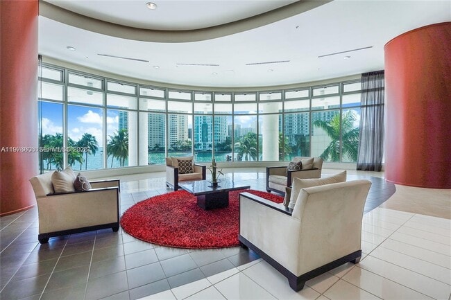 Photo - 300 S Biscayne Blvd Unidad T-1404