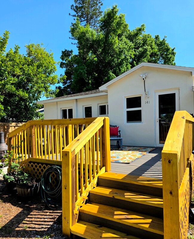 Photo - 141 40th Ave NE