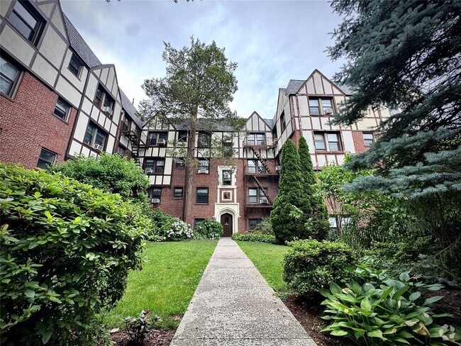Building Photo - 3 Greenridge Ave Unit 7B Rental