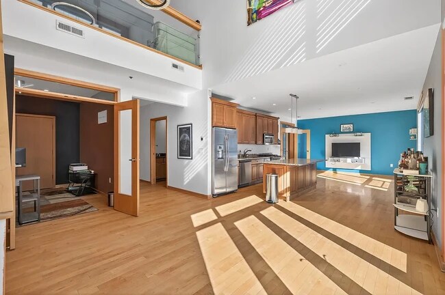 Photo - 3104 W Lake St Unit 405