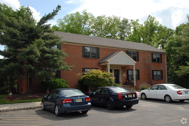 Photo - Heather Hill Apartments