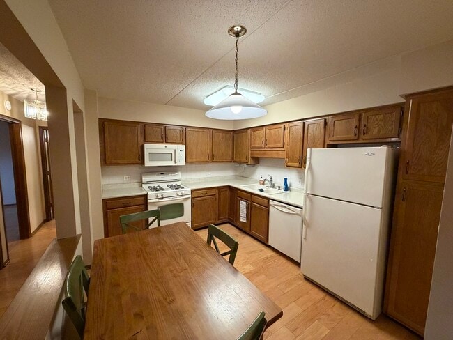 Photo - 6401 W Berteau Ave Unit 8-201