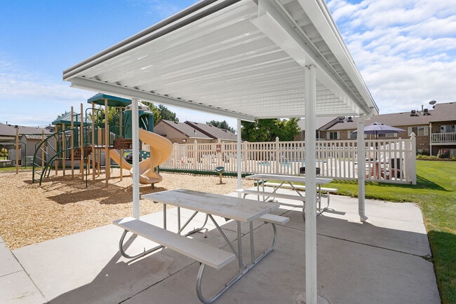 Photo - Lincoln Park Apartments