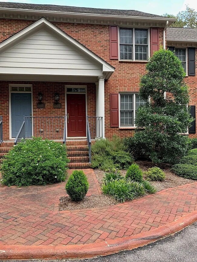 Building Photo - 1405 Governors Ct