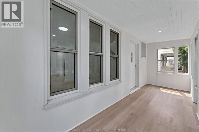 Photo - 1245 Giles Blvd E