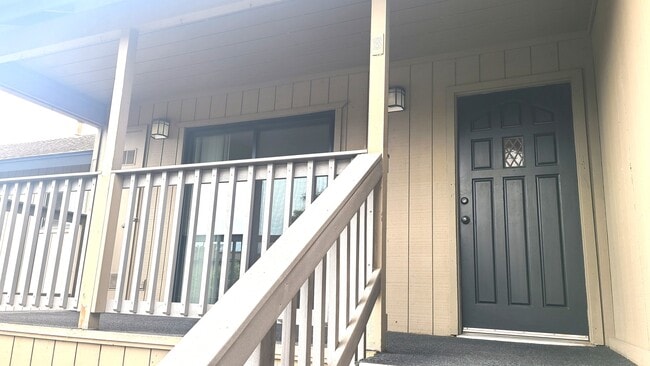 Photo - 198 S Elm St Unit B