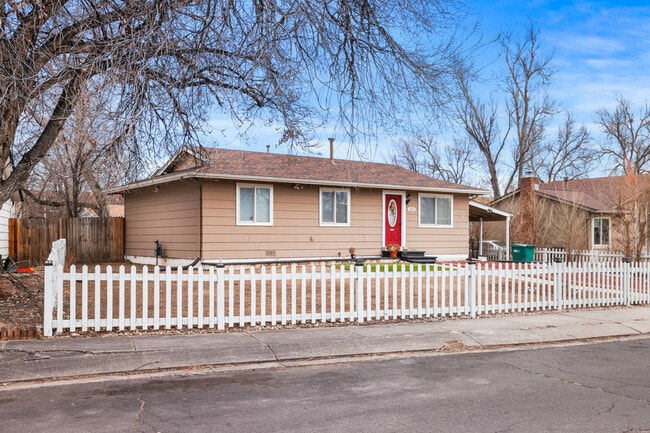 Photo - 2525 Nadine Dr