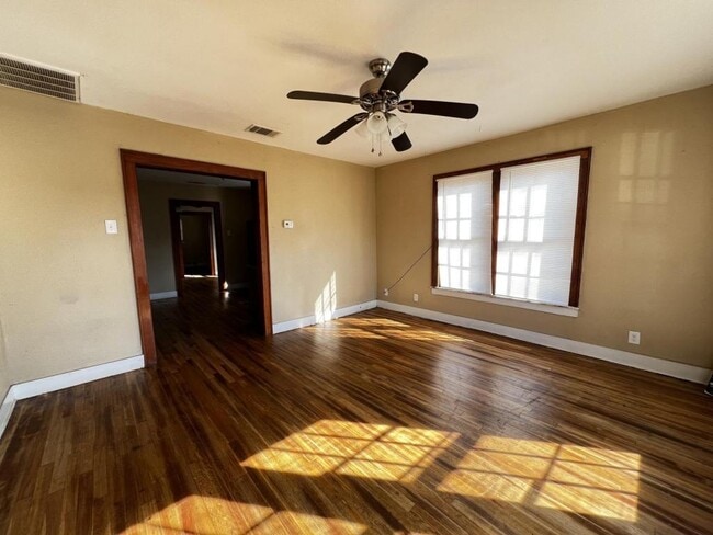 Photo - 809 W Morton St