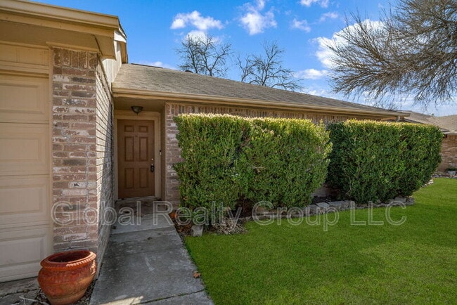 Photo - 8120 Forest Dawn