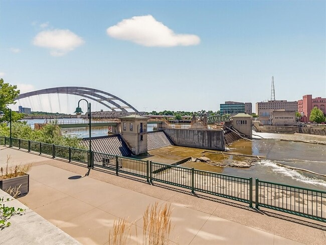 Photo - 102 Court St