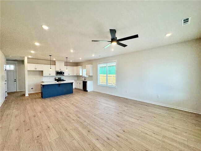Photo - 5909 SW Messenger Ave