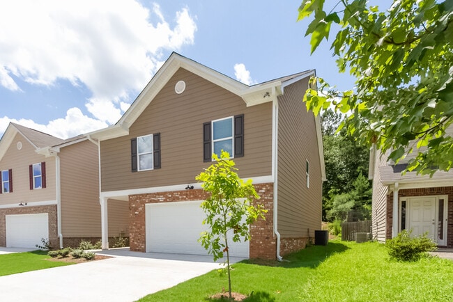 Photo - 474 Kirkland Dr