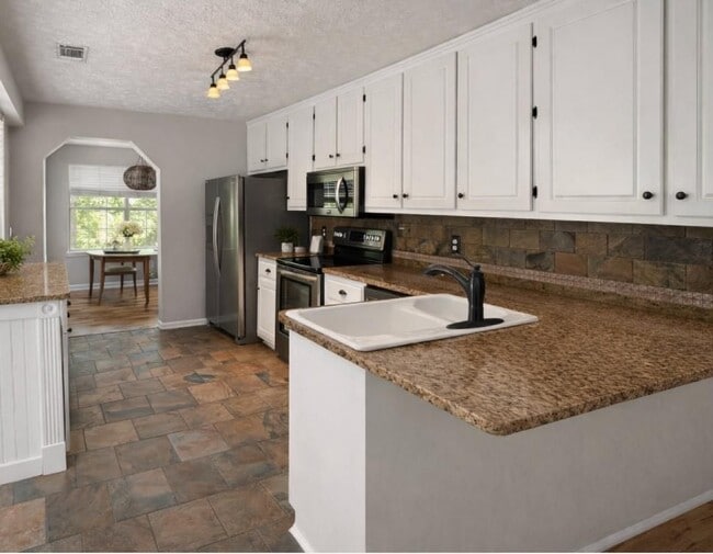 Photo - 3310 Southshore Ln