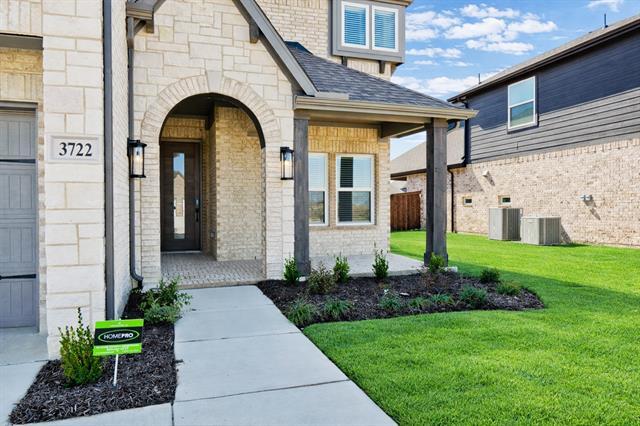 Photo - 3722 Milwaukee Ave