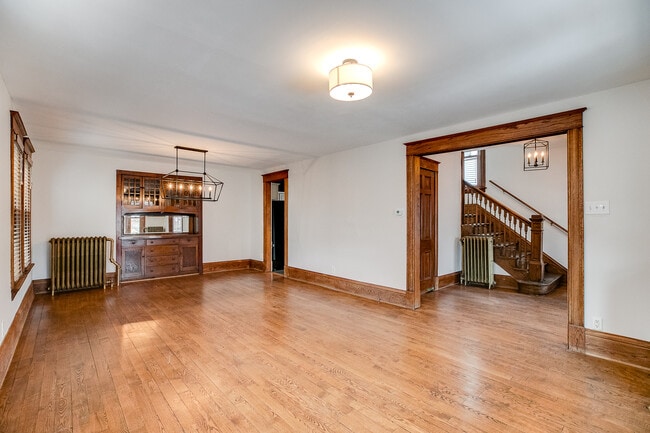 Photo - 1794 Hague Ave