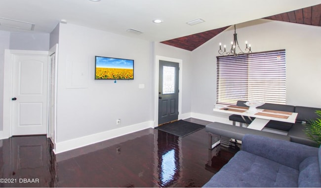 Photo - 520 Vermont Ave Unit 1